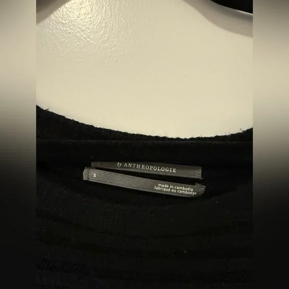 By Anthropologie Asymmetrical Cropped Pullover Sweater Size S. - Picture 4 of 6